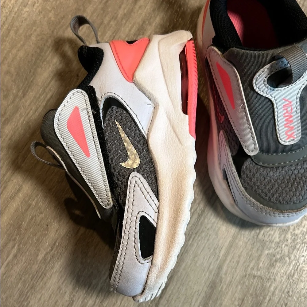 Nike Kids' Gray & Pink Hook-and-Loop Sneakers